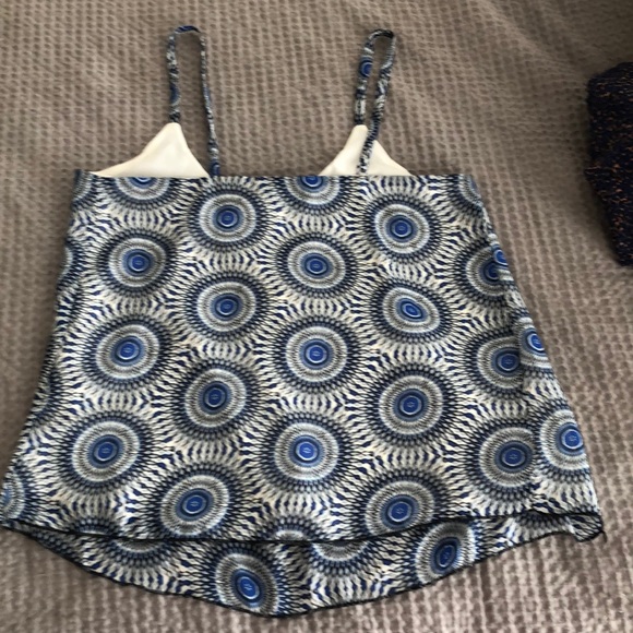 Cute blue patterned tank - Picture 2 of 4